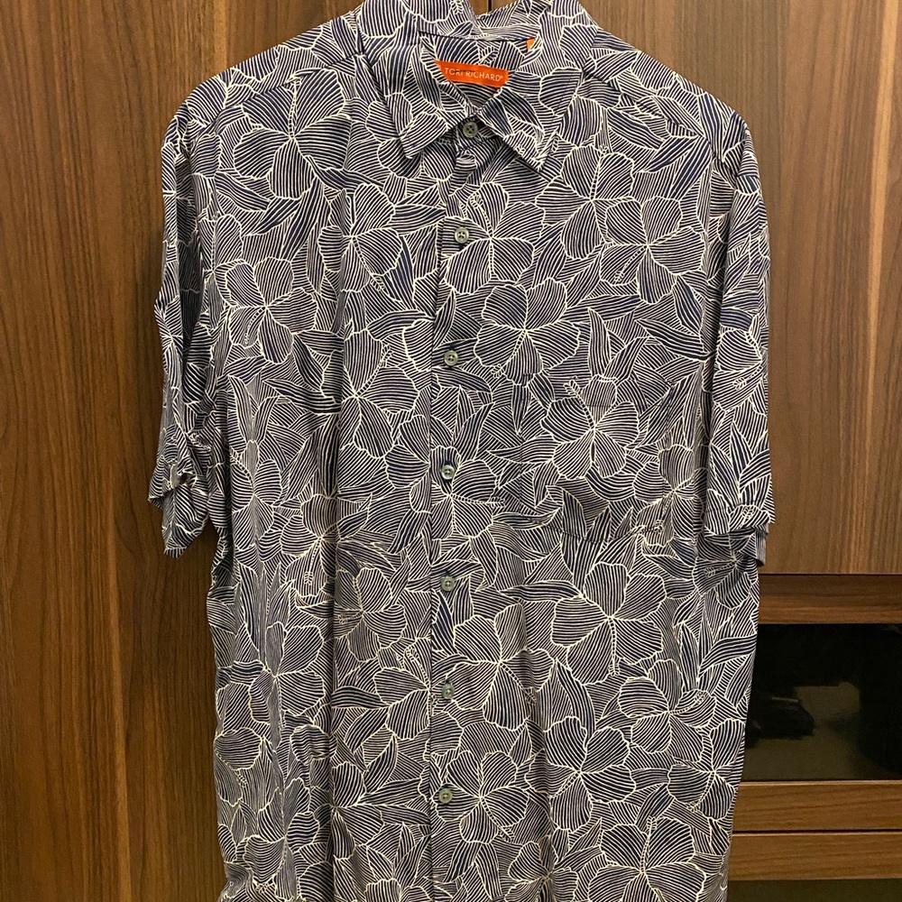 Men’s shirts